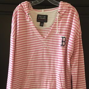 Boston Red Sox V Neck Sweatshirt size XL